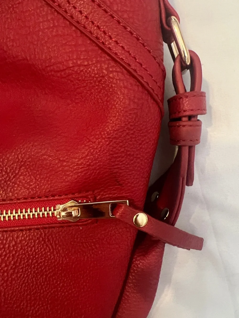 NWOT Red Faux Leather Tote Handbag lots of pockets great for travel